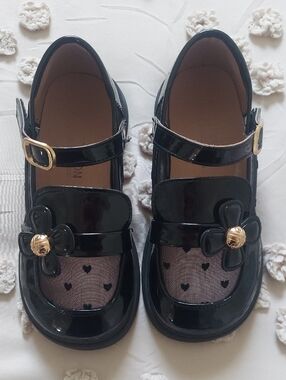 Classic Kids Mary Jane Patent Shoes in Black